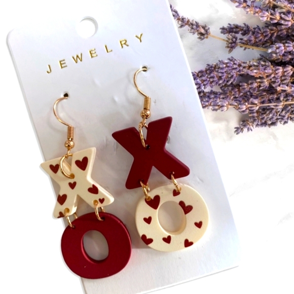 X&O Kisses Earrings - Picture 2 of 3